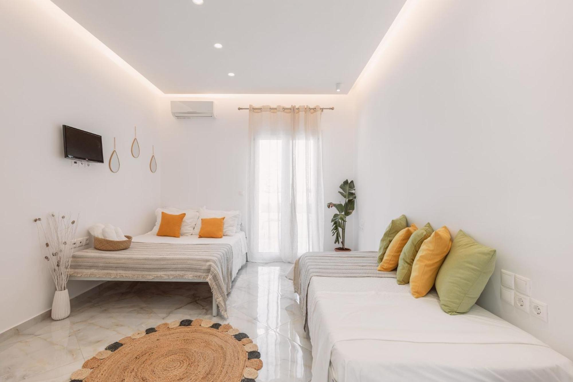 Dibellee Mykonos Glastros (Mykonos)