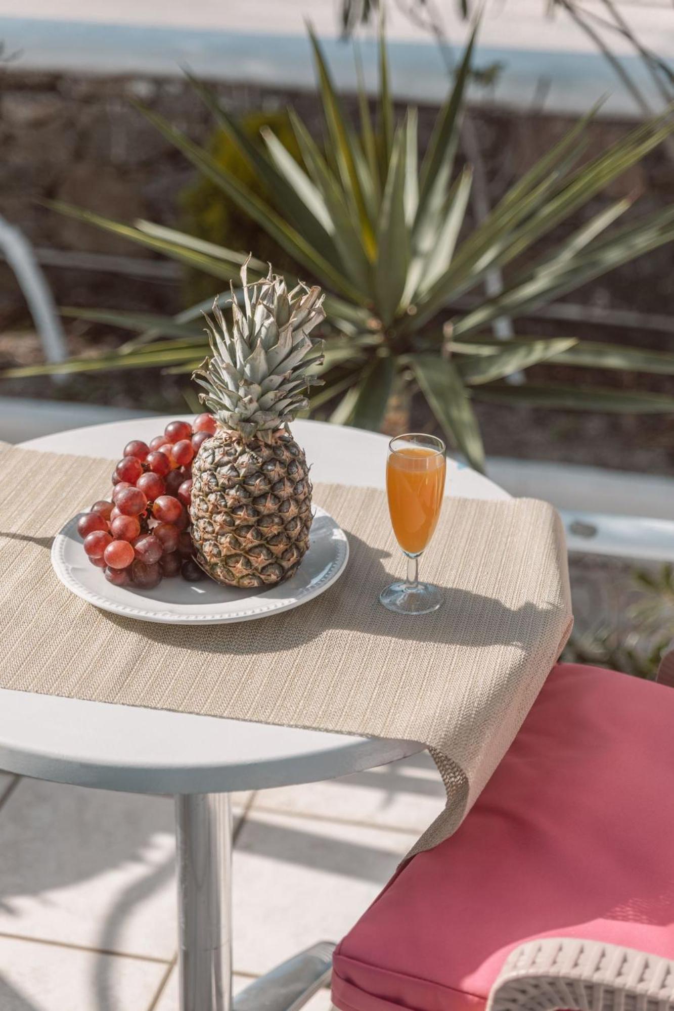 Dibellee Mykonos 3*
